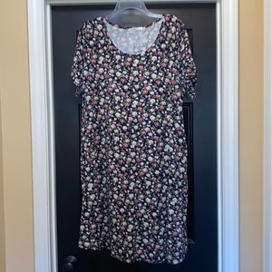 JollieLovin rayon spandex, T-shirt, dress navy floral size 2X EUC pockets!